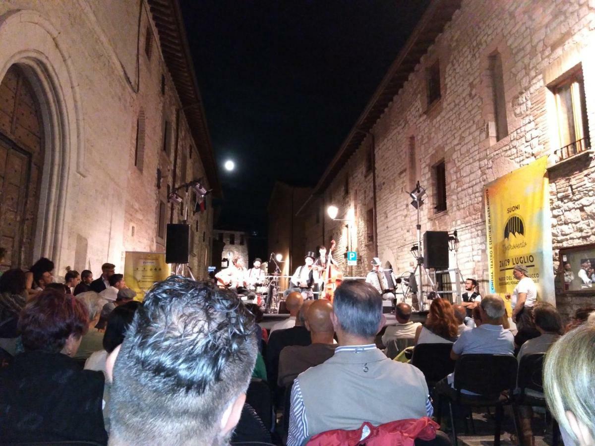 Il Risveglio Dei Sensi Villa Fossato di Vico Buitenkant foto